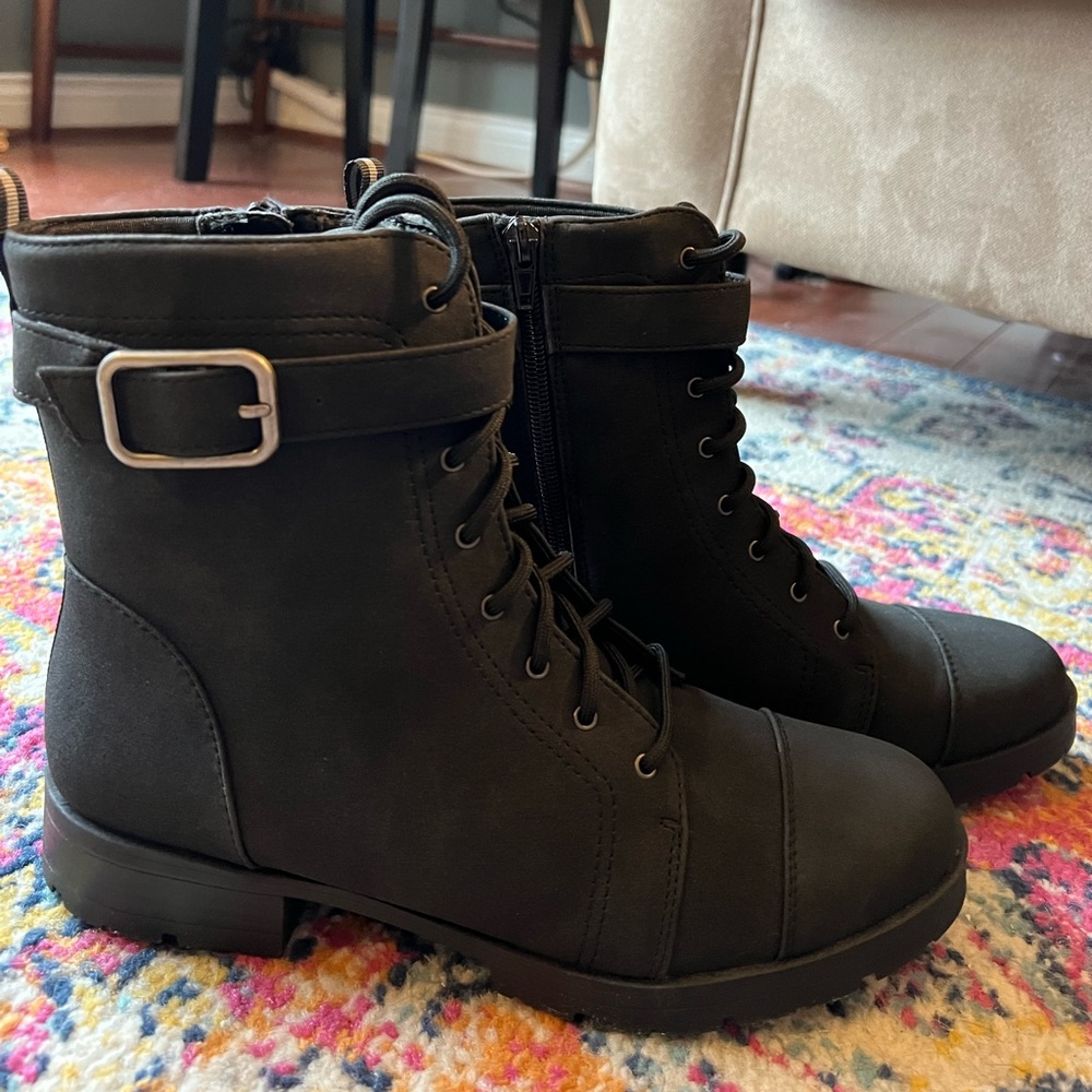 Life Stride soft system combat boots size 9w Never worn/brand new
